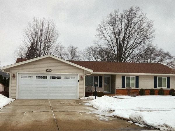 328 Wellington Avenue, Elk Grove Village, IL 60007
