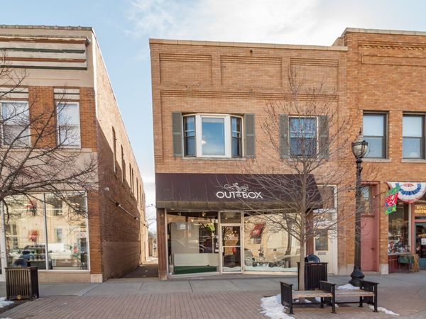 71 N Williams Street, Crystal Lake, IL 60014