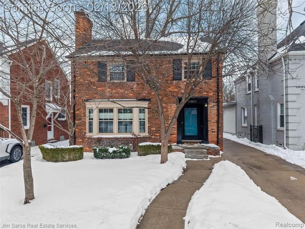 464 McKinley Avenue, Grosse Pointe Farms, MI 48236