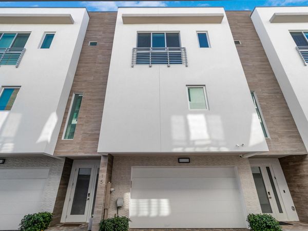 15 SE 11th Avenue, Fort Lauderdale, FL 33301