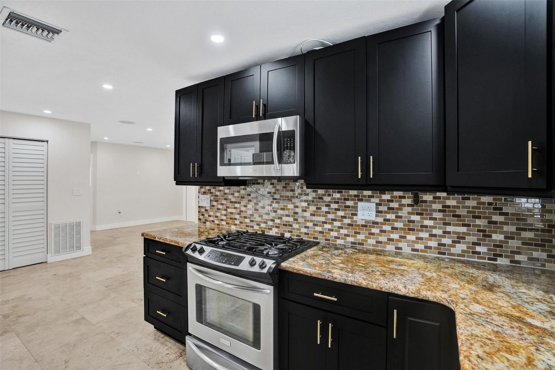 6789 Miramar Parkway, Miramar, FL 33023 Photo