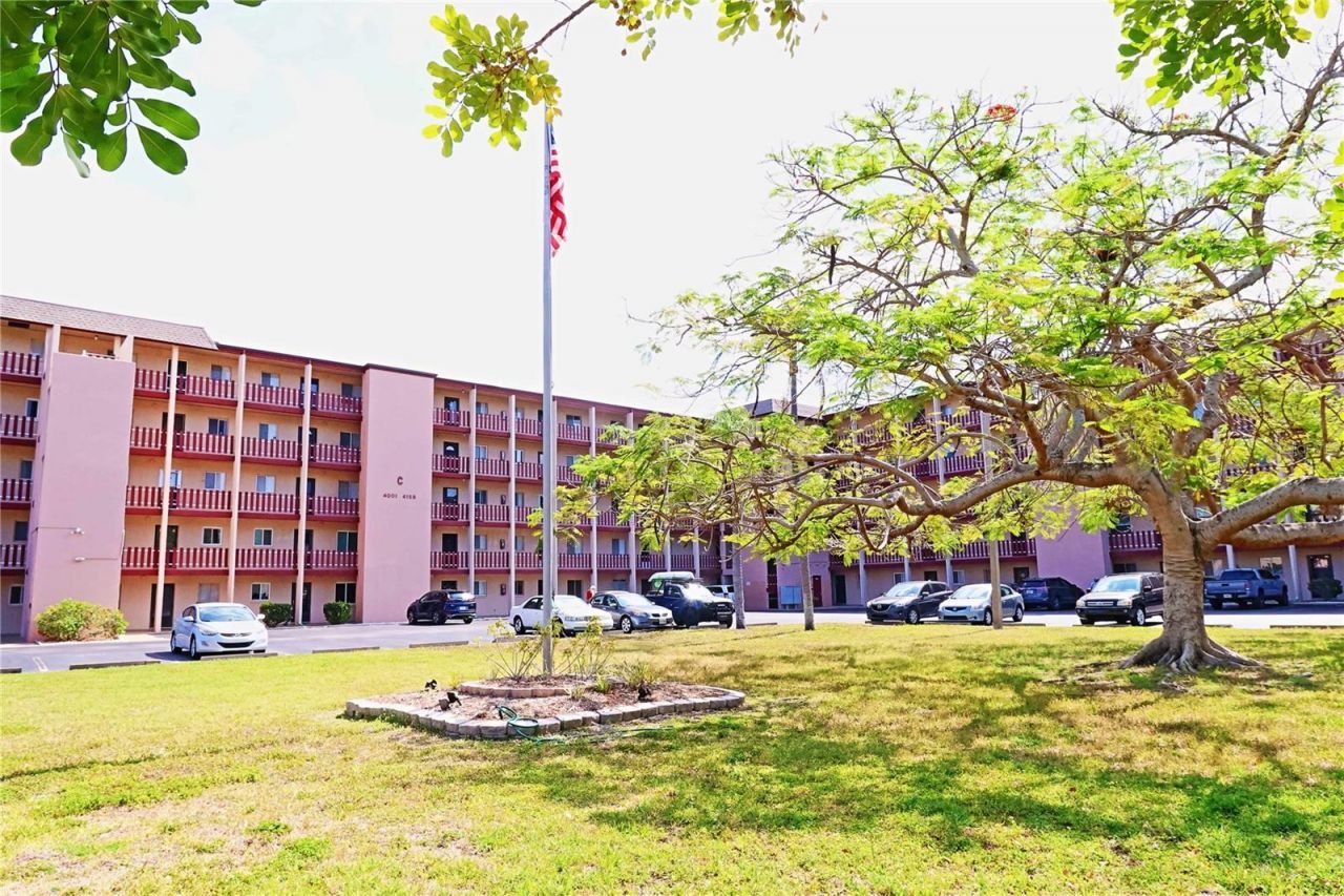 4109 Lake Bayshore Drive, Unit 407, Bradenton, FL 34205 Main Photo