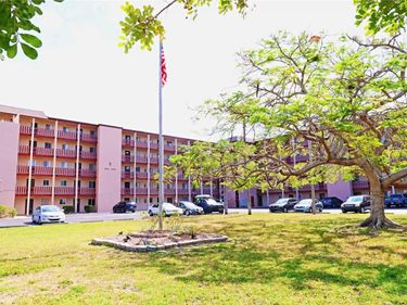 4109 LAKE BAYSHORE DRIVE, Unit 407, BRADENTON, FL 34205