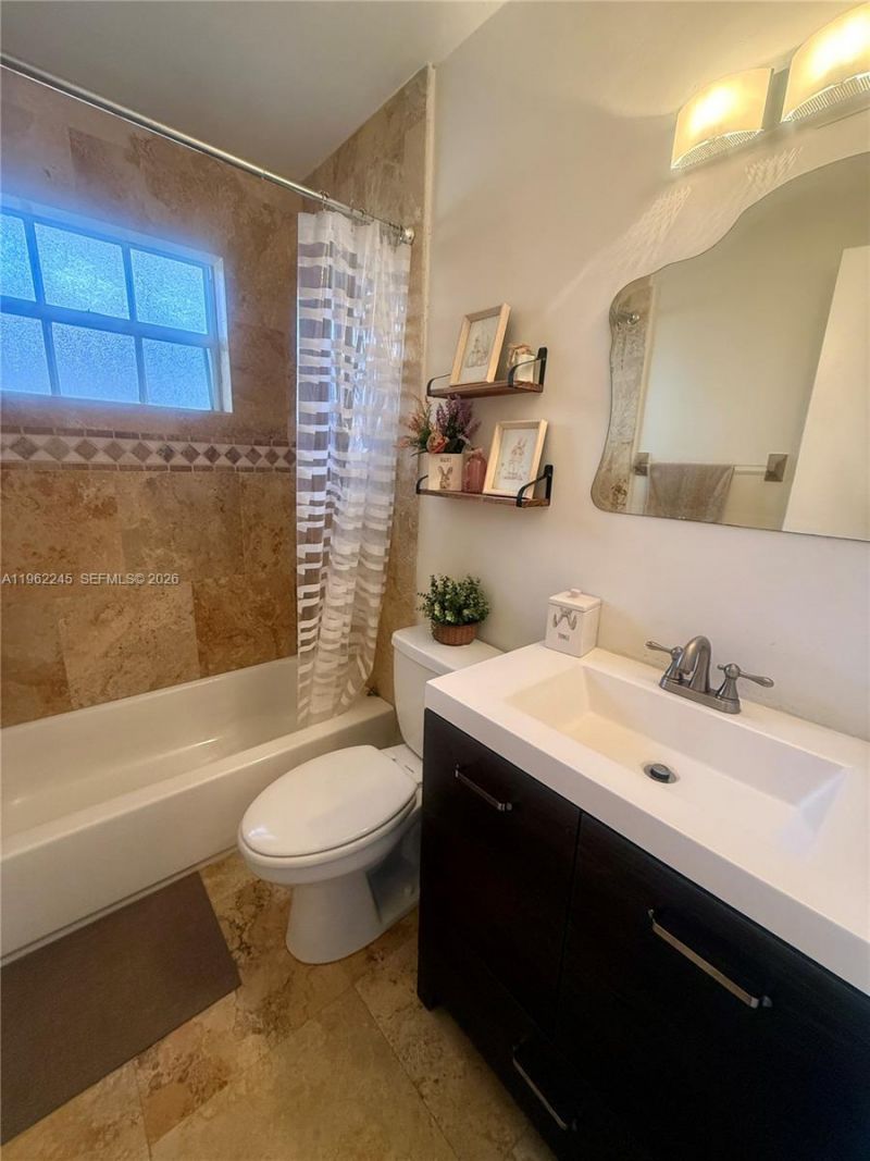 2551 W 64th Pl, Hialeah, FL 33016 Photo