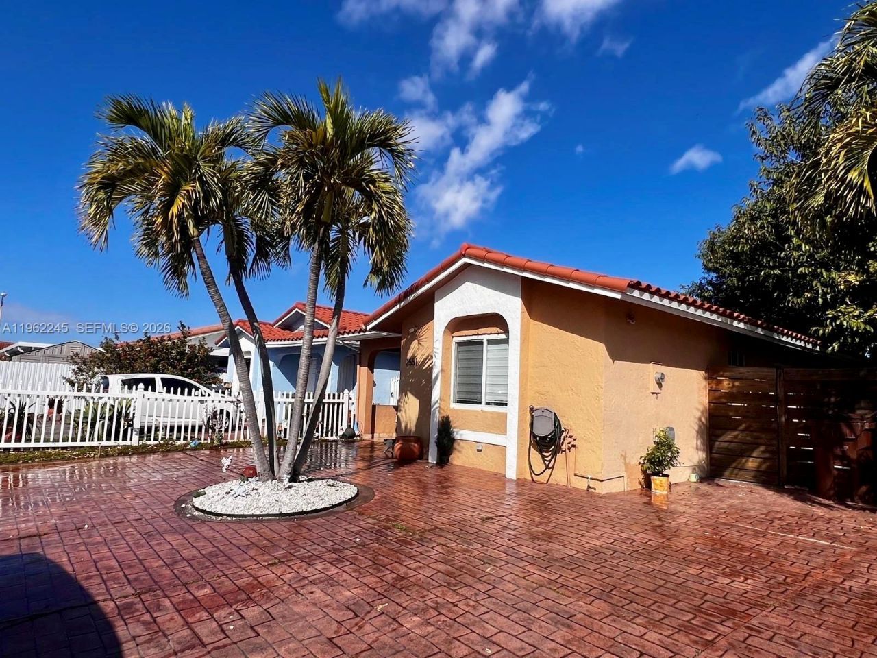 2551 W 64th Pl, Hialeah, FL 33016 Photo