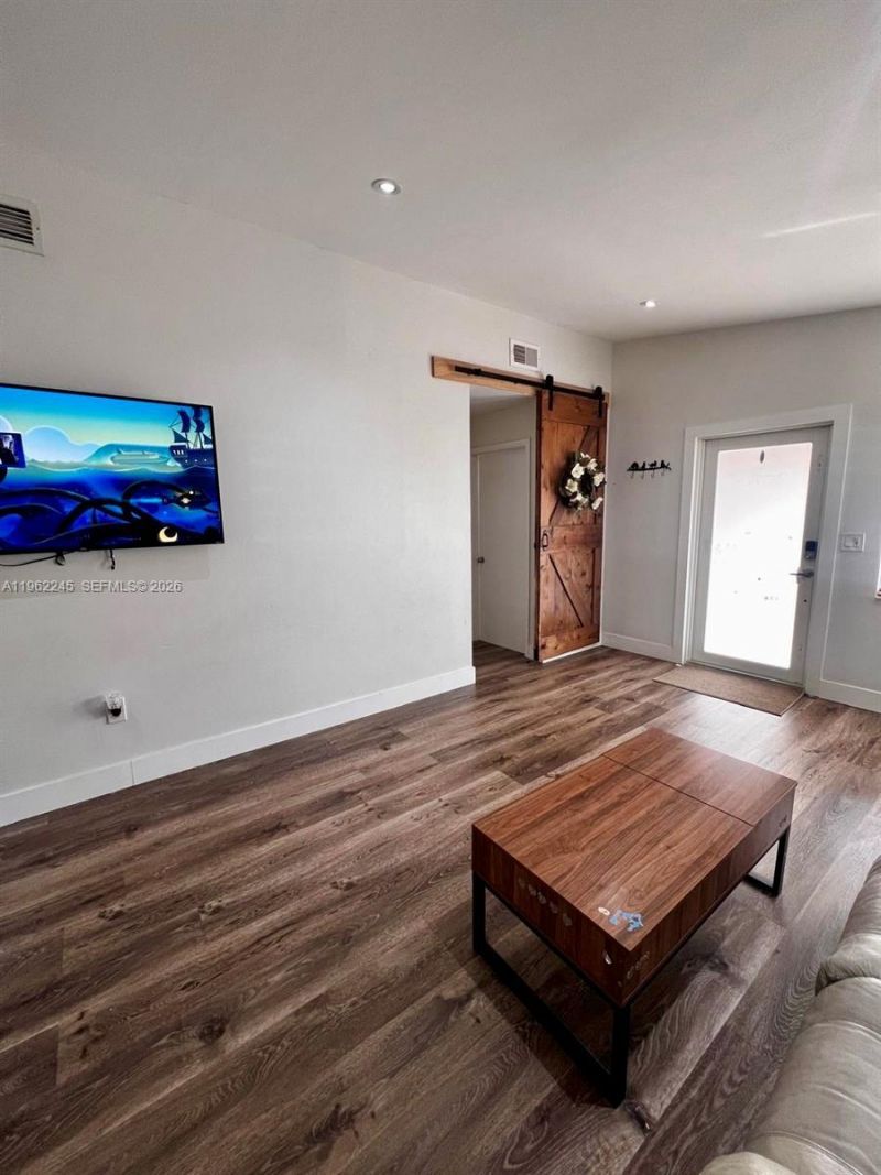 2551 W 64th Pl, Hialeah, FL 33016 Photo