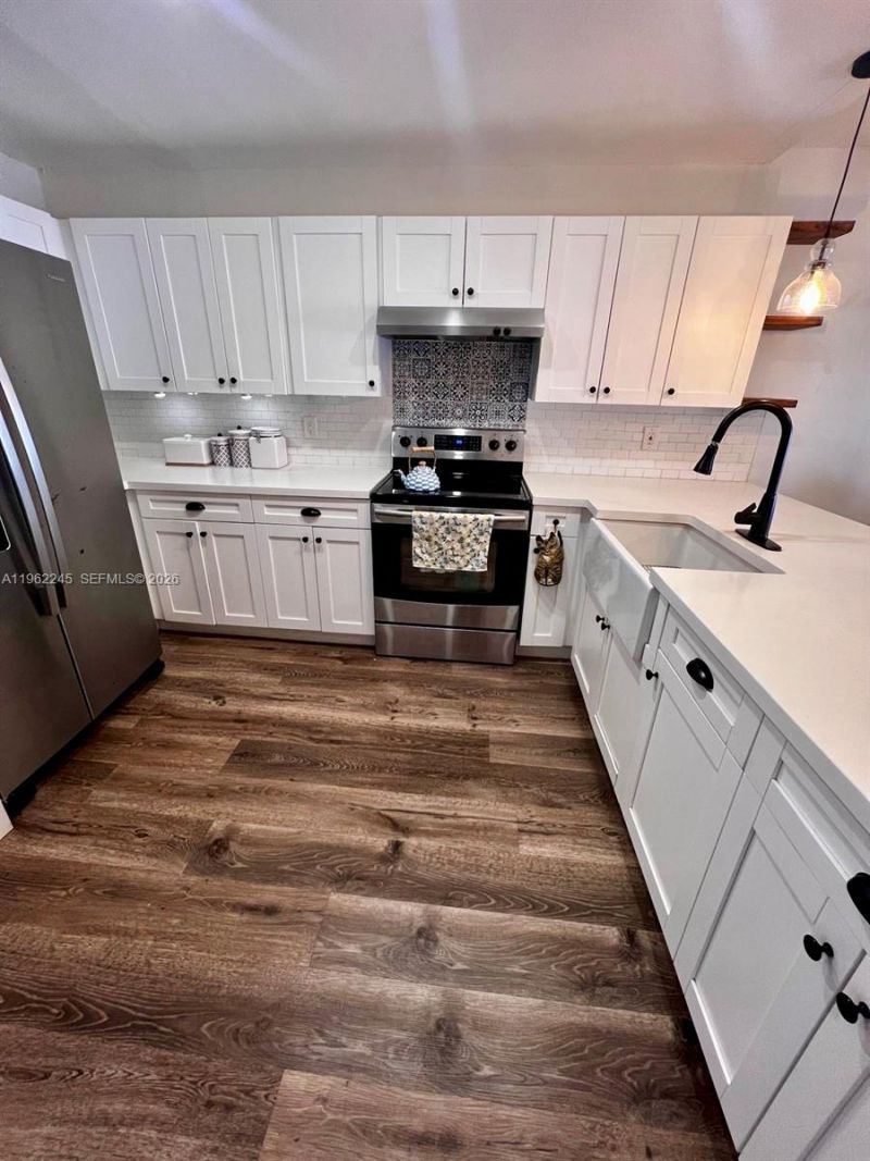 2551 W 64th Pl, Hialeah, FL 33016 Photo