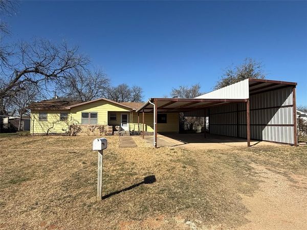418 Pecan Street, Clyde, TX 79510