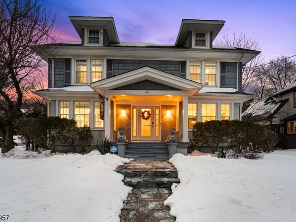 764 Goffle Rd, Hawthorne, NJ 07506