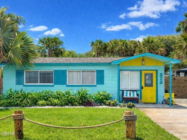 829 E 9th Avenue, New Smyrna Beach, FL 32169