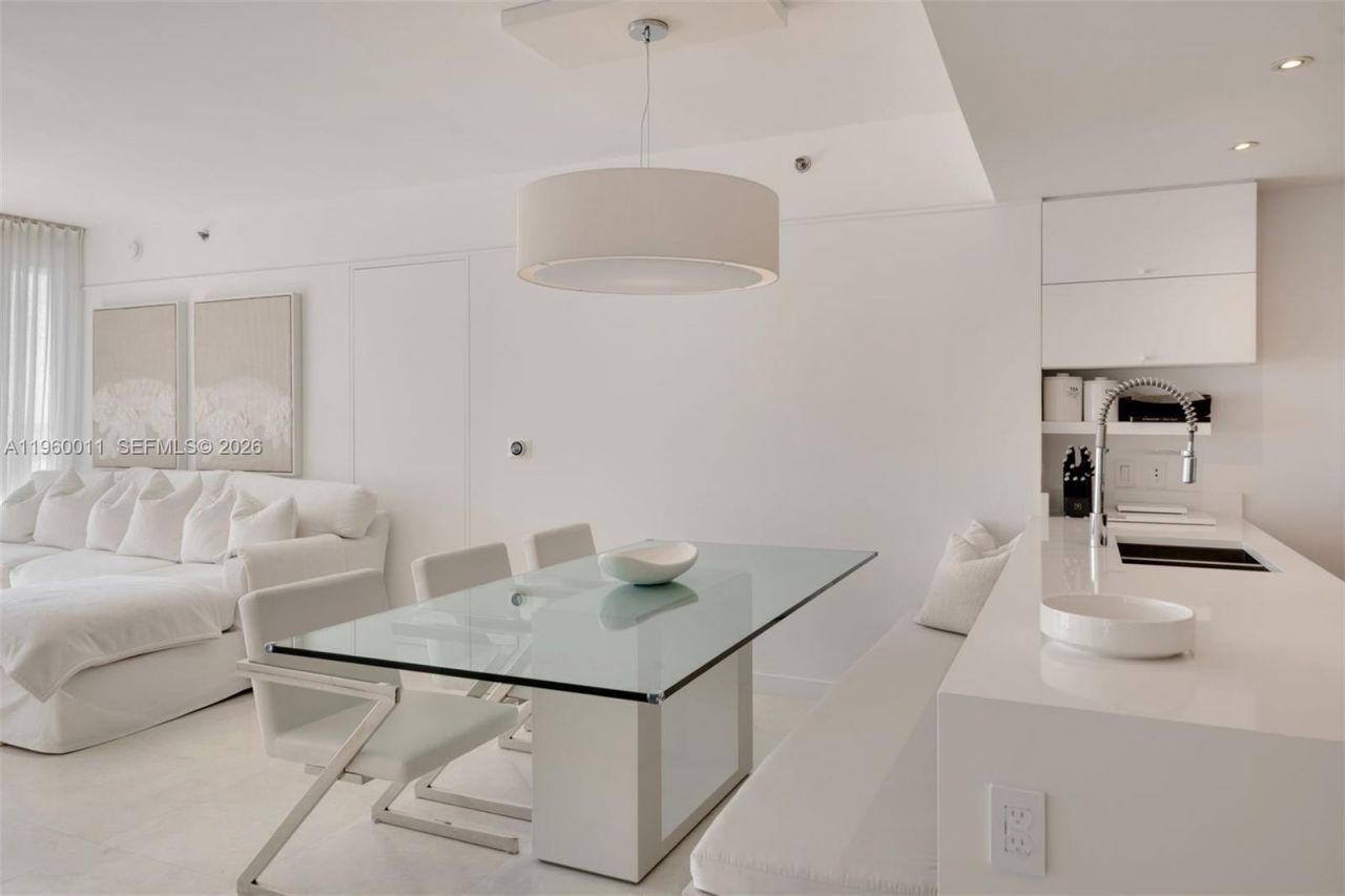 465 Brickell Ave , Unit 2703, Miami, FL 33131 Photo