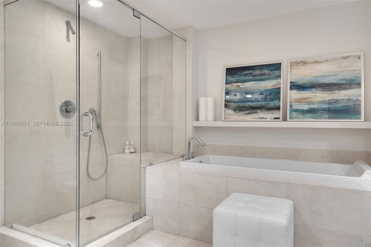 465 Brickell Ave , Unit 2703, Miami, FL 33131 Photo