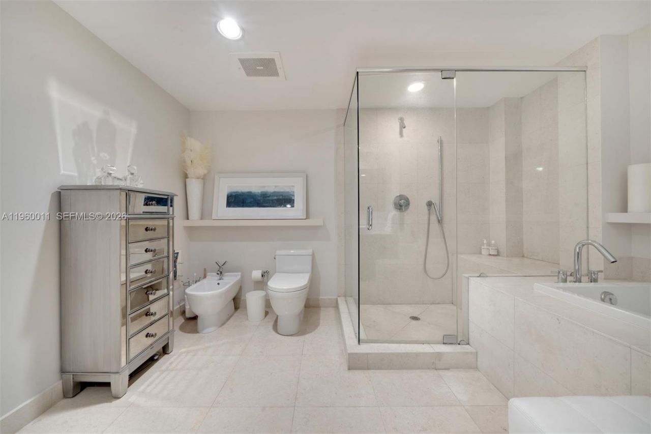 465 Brickell Ave , Unit 2703, Miami, FL 33131 Photo