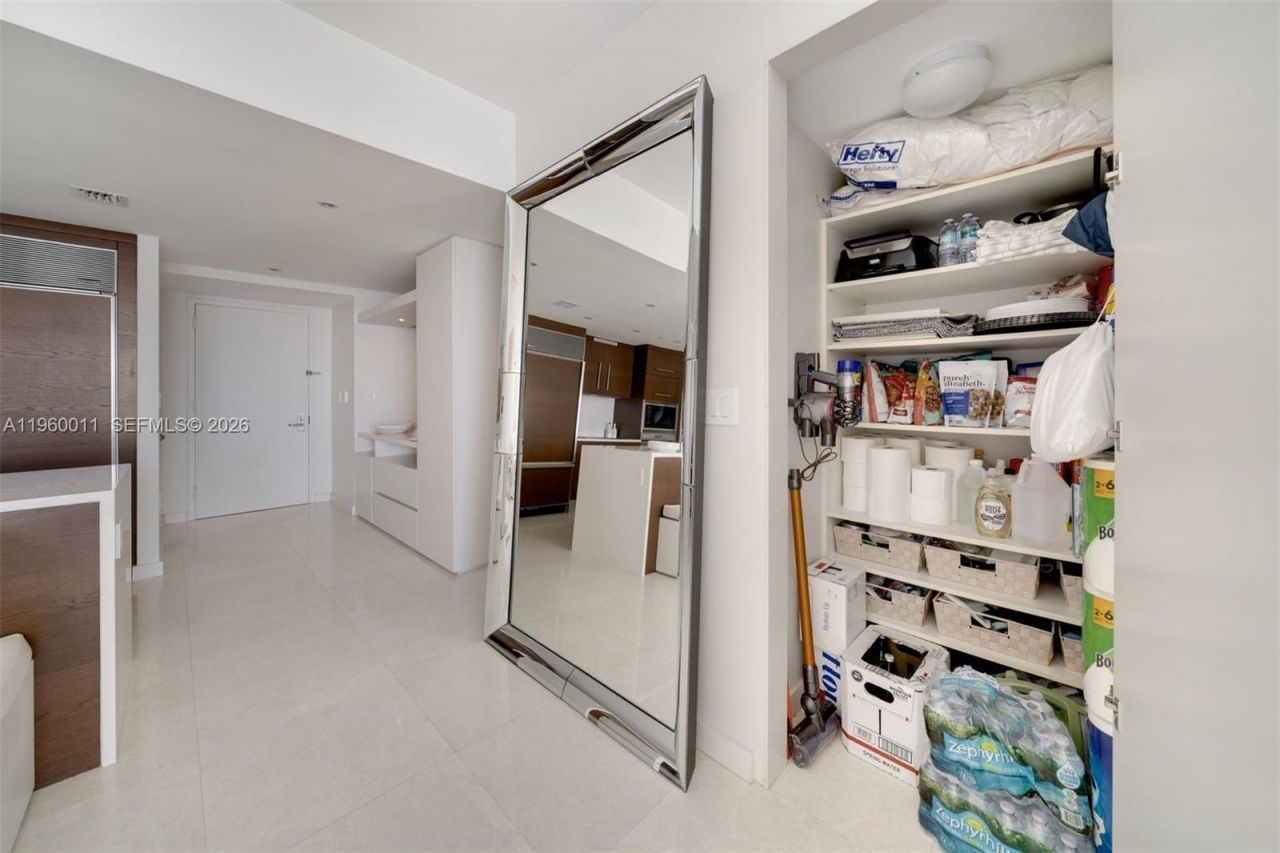 465 Brickell Ave , Unit 2703, Miami, FL 33131 Photo