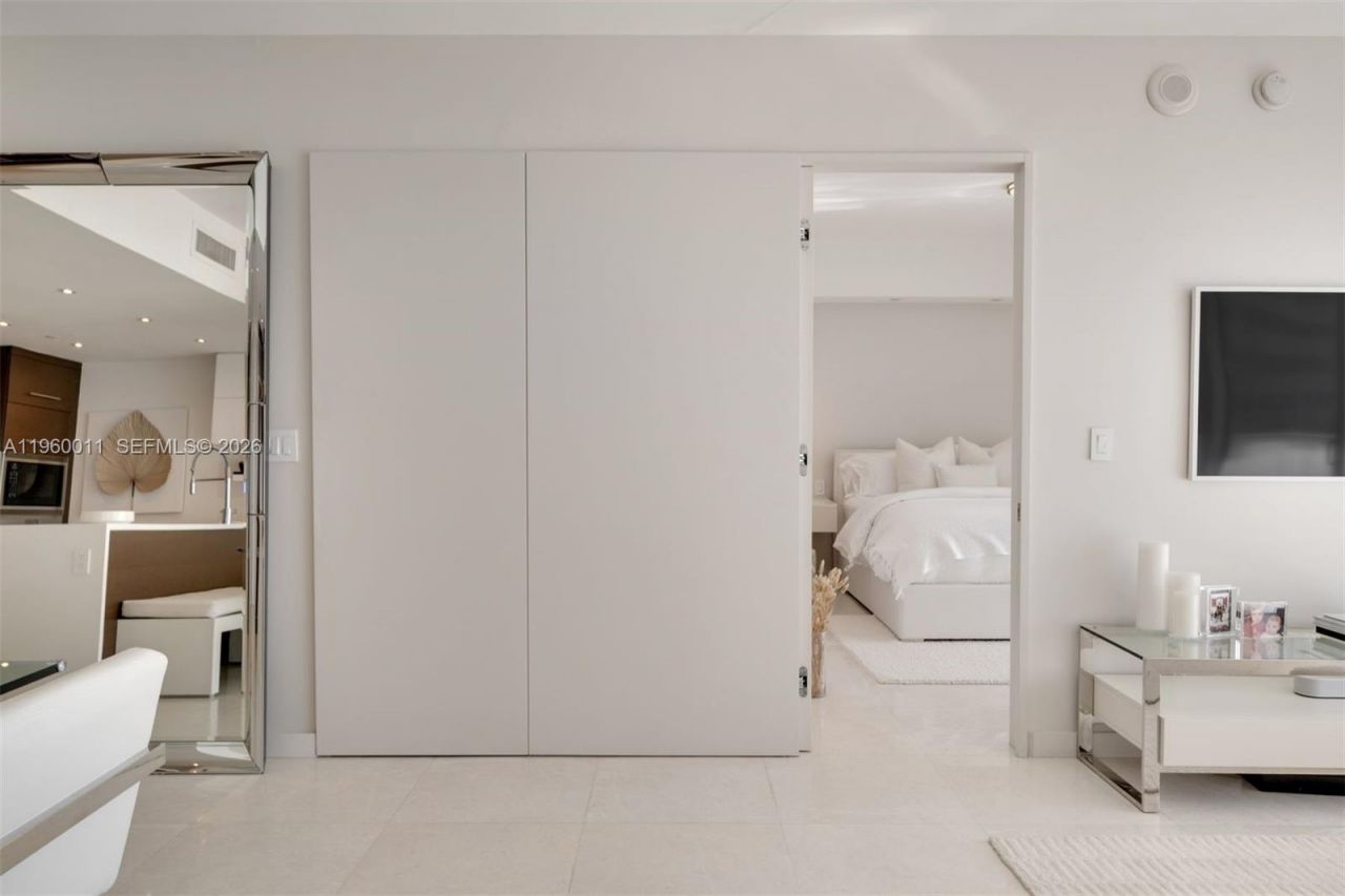 465 Brickell Ave , Unit 2703, Miami, FL 33131 Photo