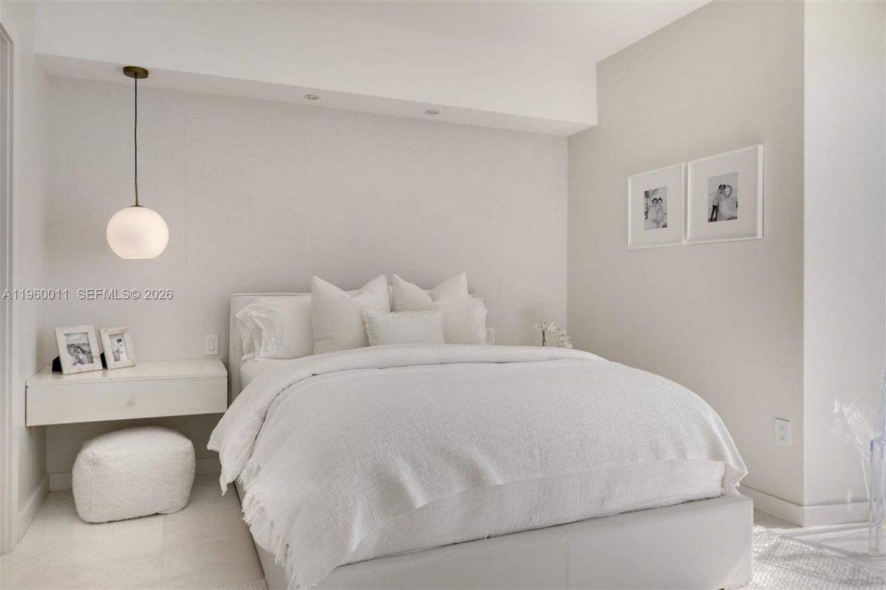 465 Brickell Ave , Unit 2703, Miami, FL 33131 Photo