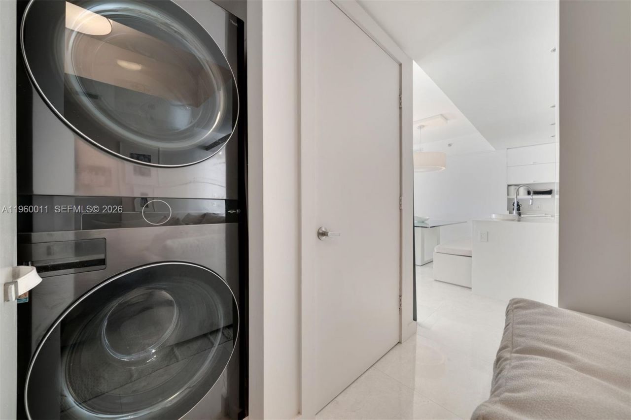 465 Brickell Ave , Unit 2703, Miami, FL 33131 Photo