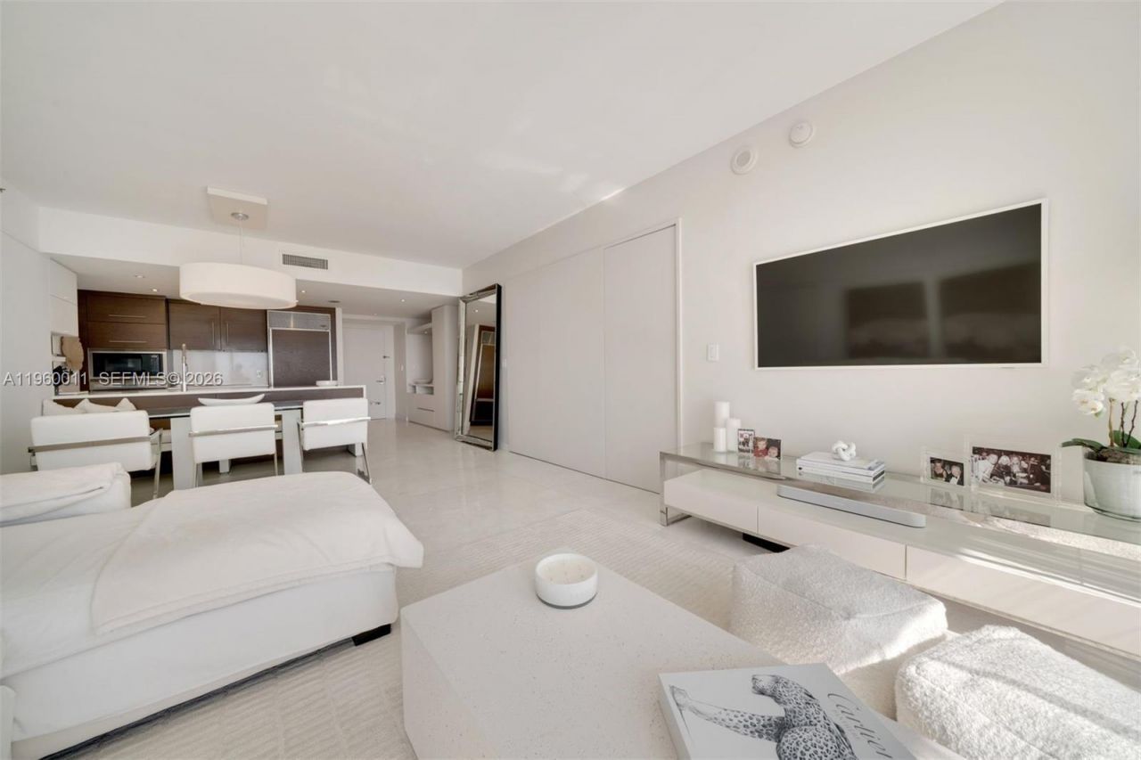 465 Brickell Ave , Unit 2703, Miami, FL 33131 Photo