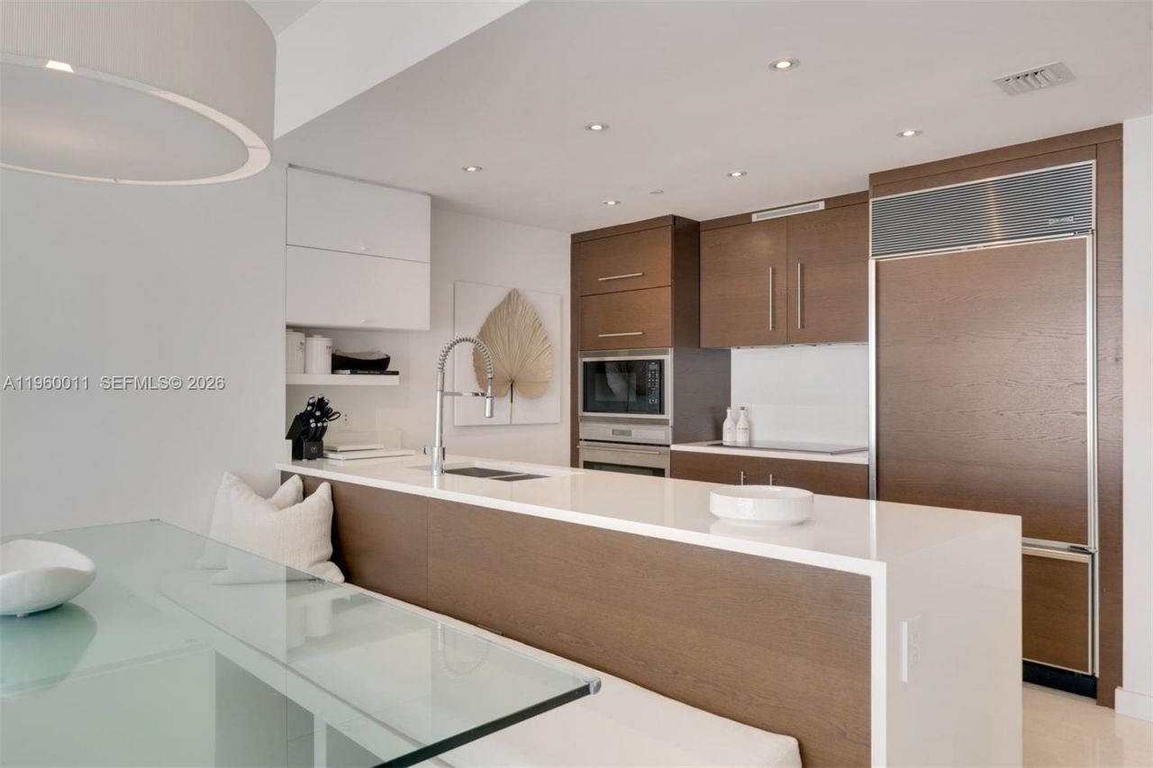 465 Brickell Ave , Unit 2703, Miami, FL 33131 Photo