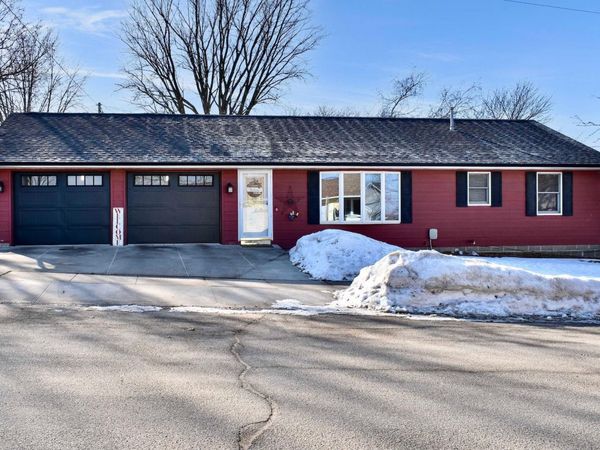 14 1st Avenue NE, Altura, MN 55910