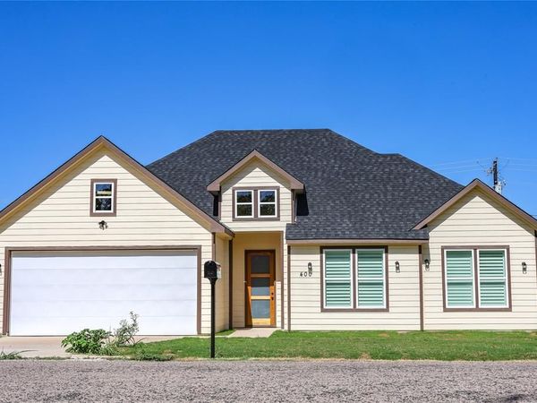 400 Simpson Drive, Southmayd, TX 75092