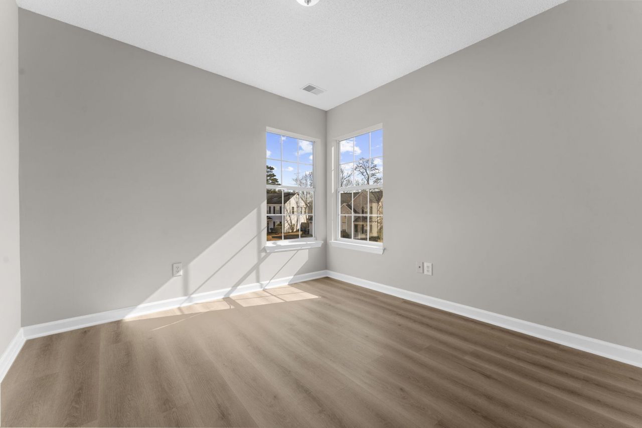 100 Creekside Drive Photo 28