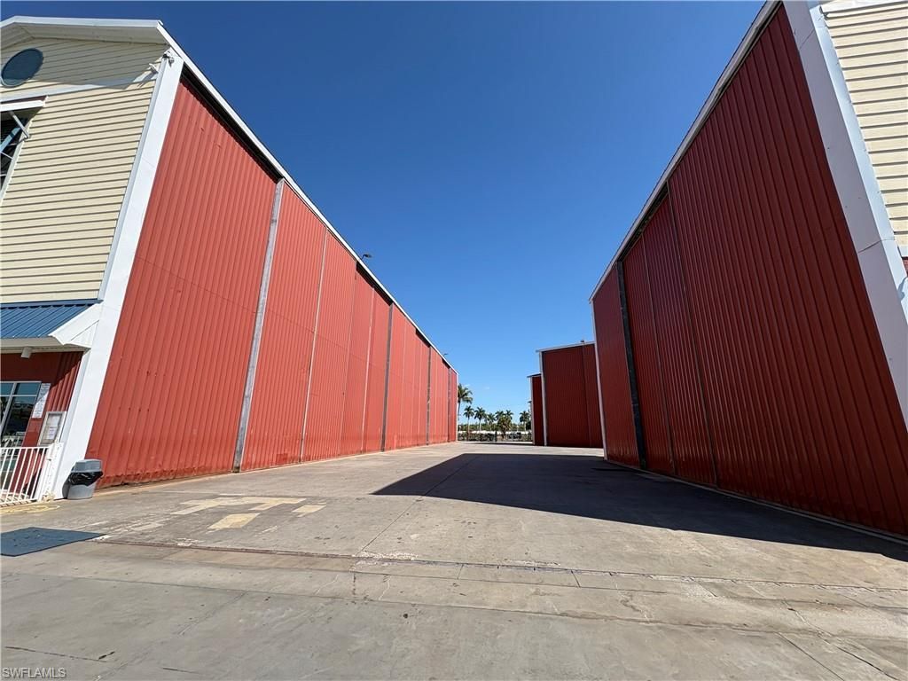 750 River Point Dr, Naples, FL 34102 Photo