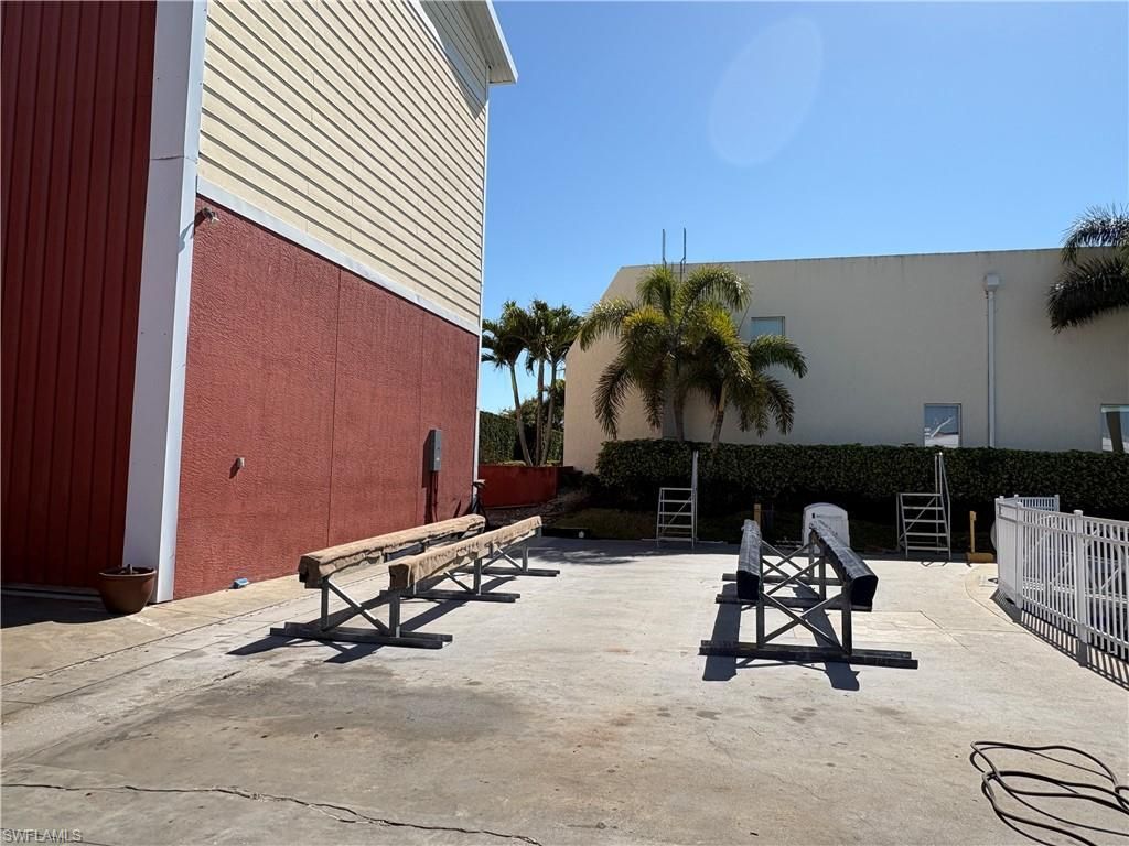 750 River Point Dr, Naples, FL 34102 Photo