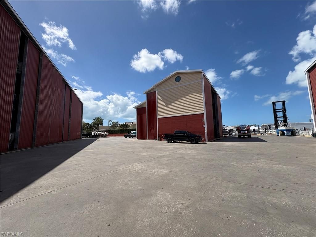 750 River Point Dr, Naples, FL 34102 Photo