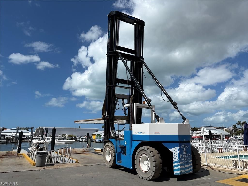 750 River Point Dr, Naples, FL 34102 Photo