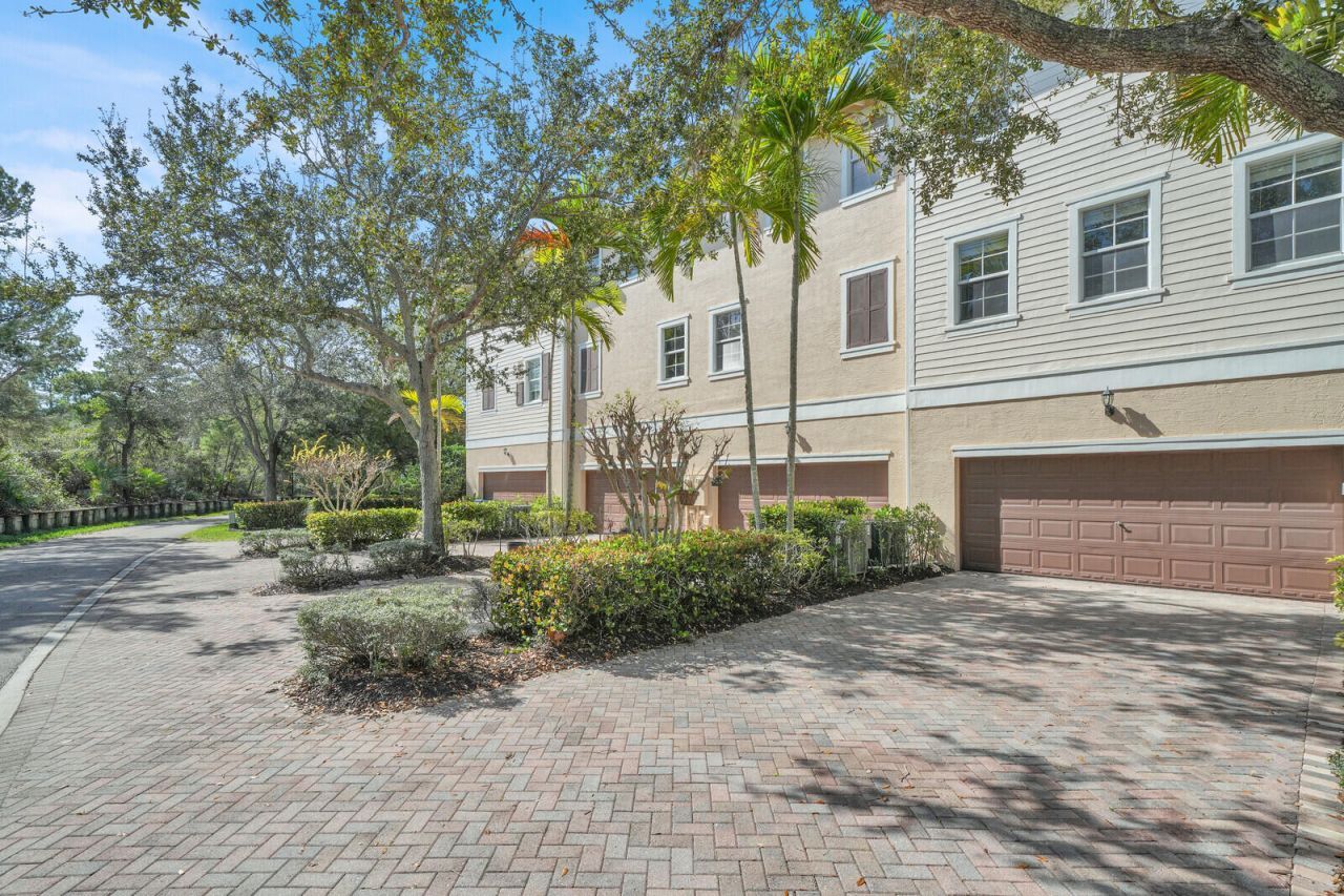 285 E Bay Cedar Circle, Jupiter, FL 33458 Photo