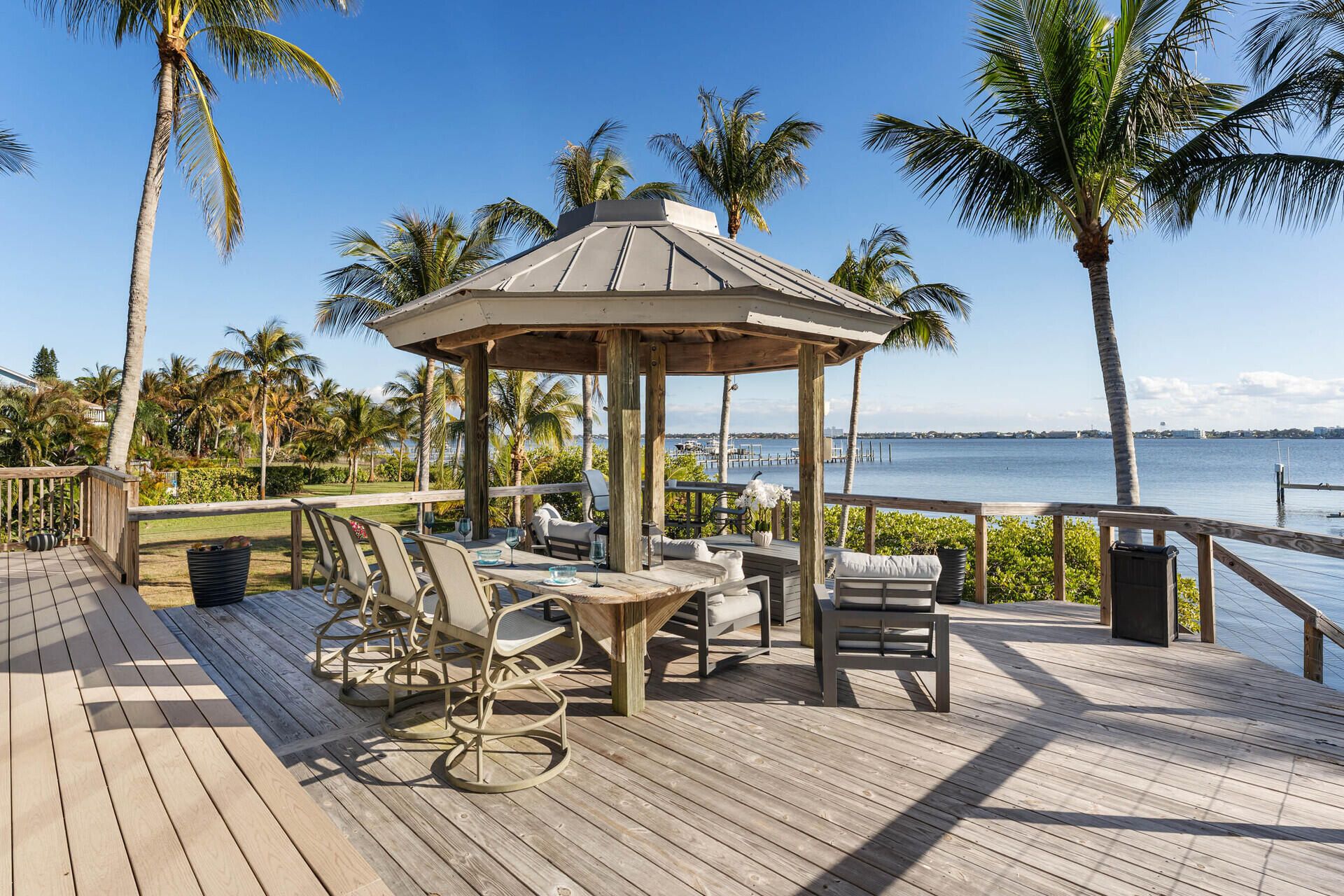 90 NW Alice Street, Jensen Beach, FL 34957 Photo