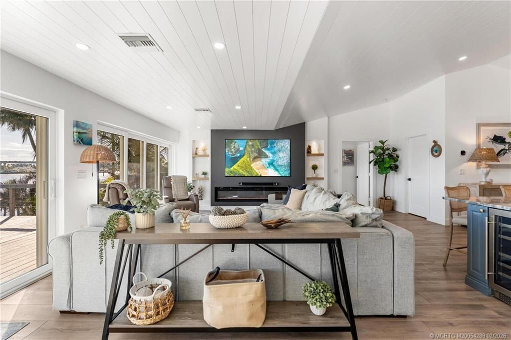 90 NW Alice Street, Jensen Beach, FL 34957 Photo