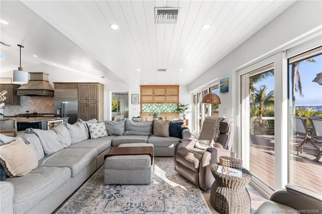 90 NW Alice Street, Jensen Beach, FL 34957 Photo