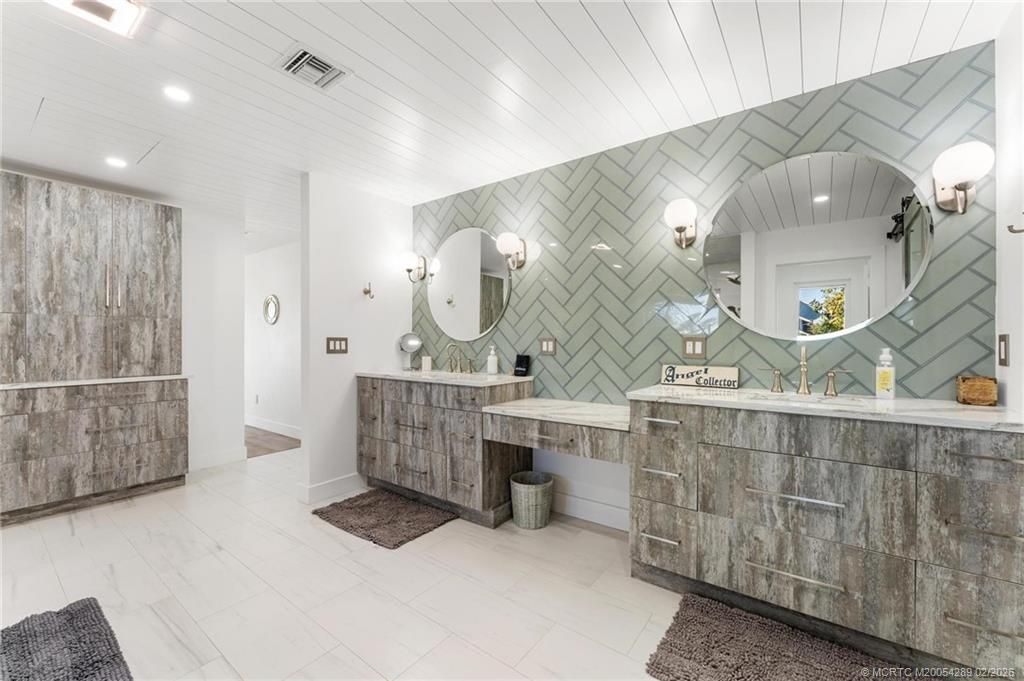 90 NW Alice Street, Jensen Beach, FL 34957 Photo