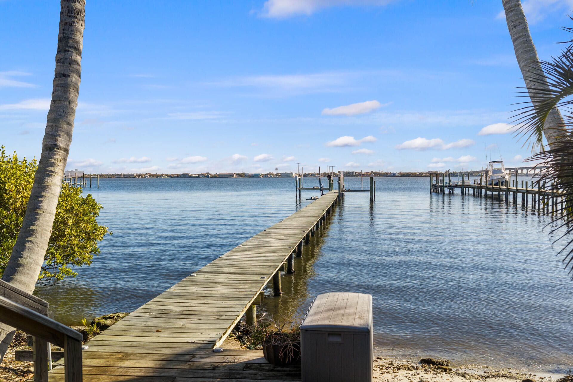 90 NW Alice Street, Jensen Beach, FL 34957 Photo