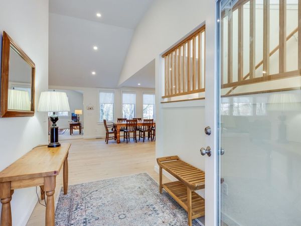 33 Fern Lane, Woods Hole, MA 02543