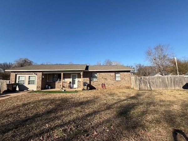 613 Valley Drive, Russellville, AR 72802