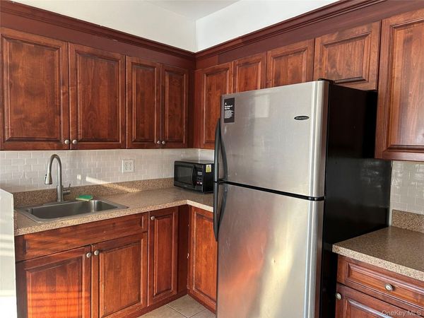 126 Deer Park Avenue , Unit 3, Babylon, NY 11702