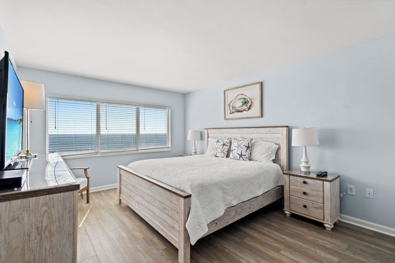 5806 N Ocean Blvd. Photo 11