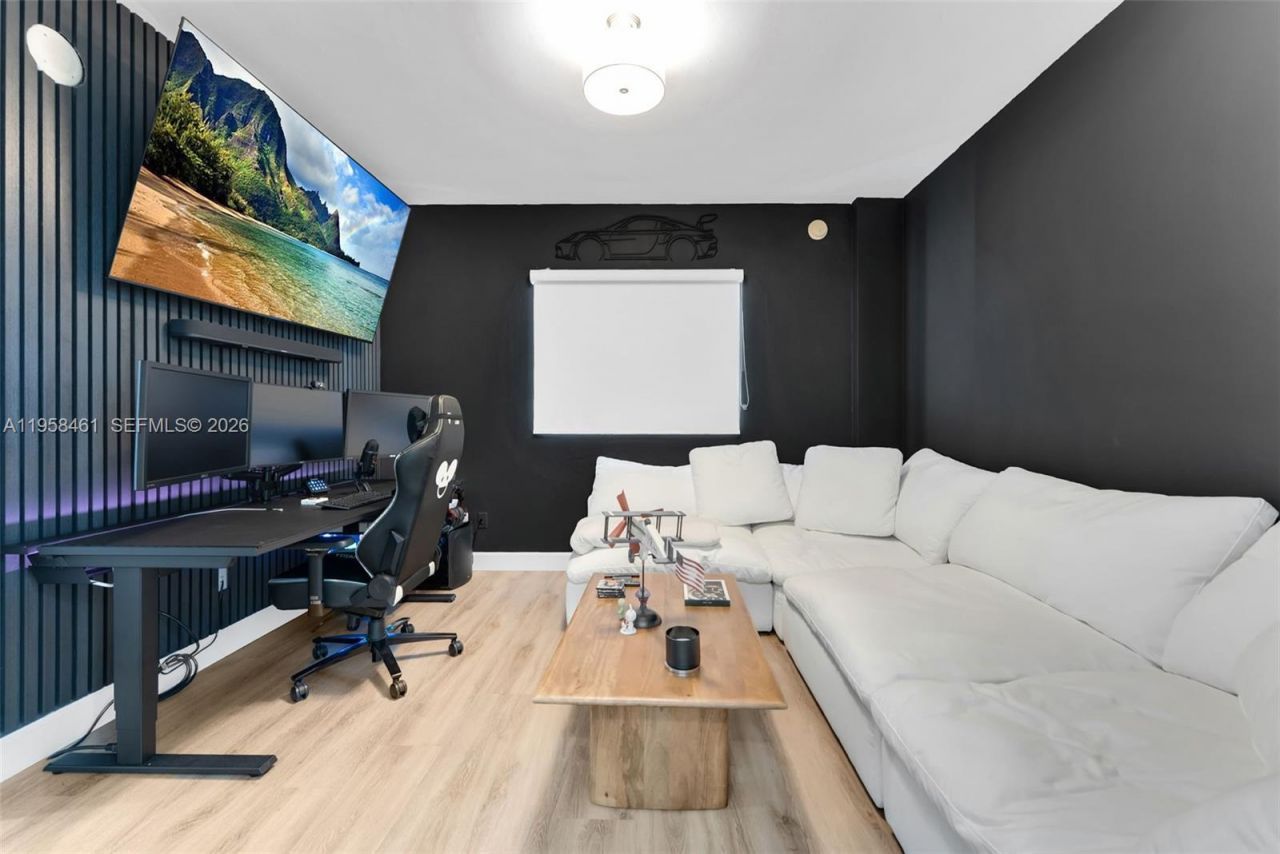 14951 Royal Oaks Ln, Unit 2201, North Miami, FL 33181 Photo