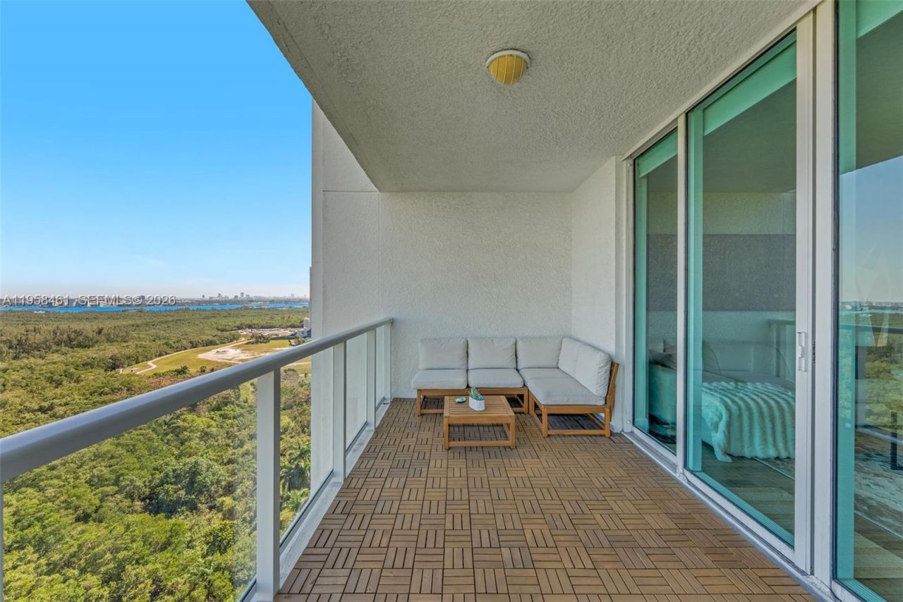 14951 Royal Oaks Ln, Unit 2201, North Miami, FL 33181 Photo