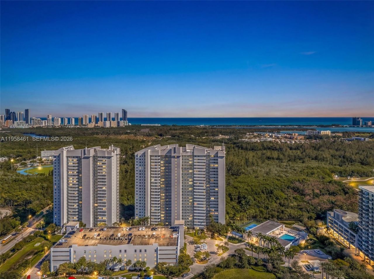 14951 Royal Oaks Ln, Unit 2201, North Miami, FL 33181 Photo