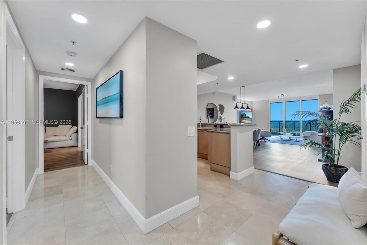 14951 Royal Oaks Ln, Unit 2201, North Miami, FL 33181 Photo