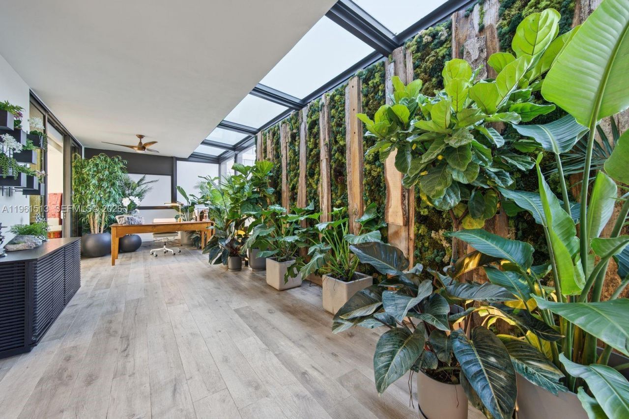 1000 Venetian Way , Unit 403, Miami Beach, FL 33139 Photo