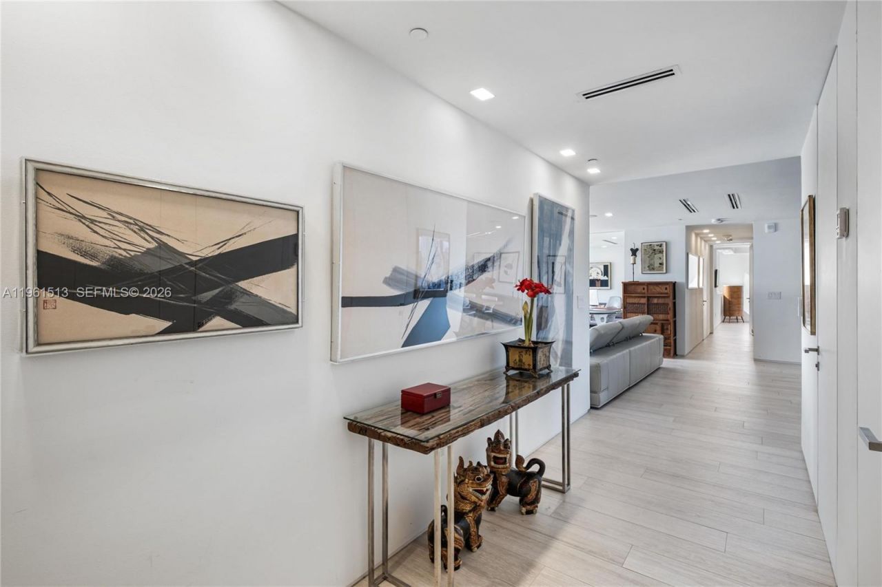 1000 Venetian Way , Unit 403, Miami Beach, FL 33139 Photo