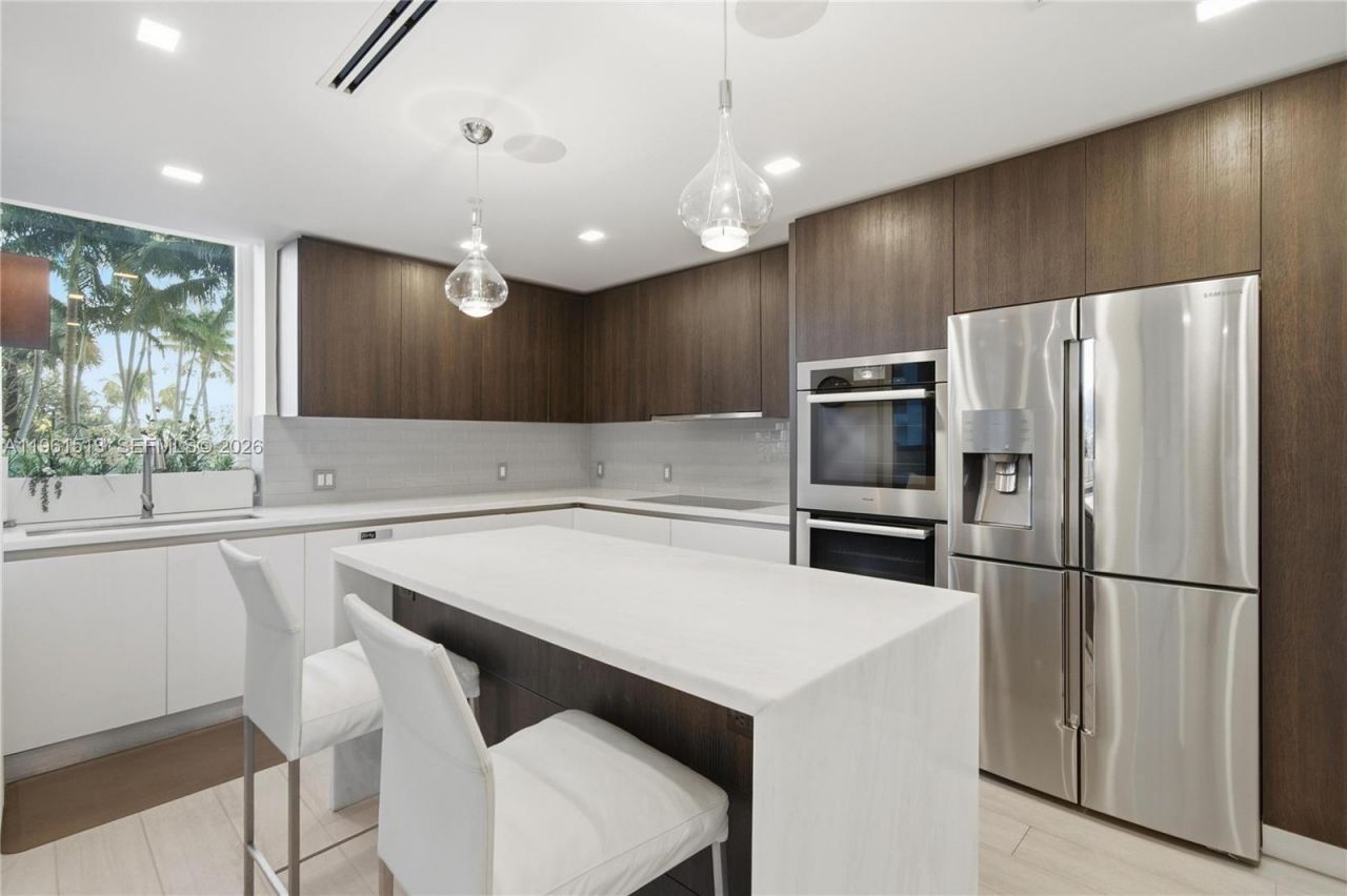 1000 Venetian Way , Unit 403, Miami Beach, FL 33139 Photo