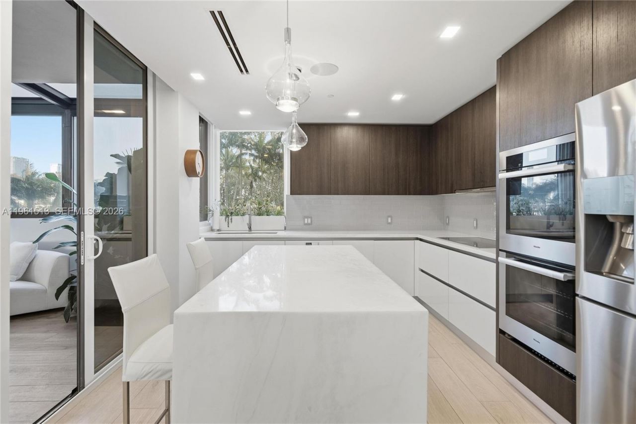 1000 Venetian Way , Unit 403, Miami Beach, FL 33139 Photo