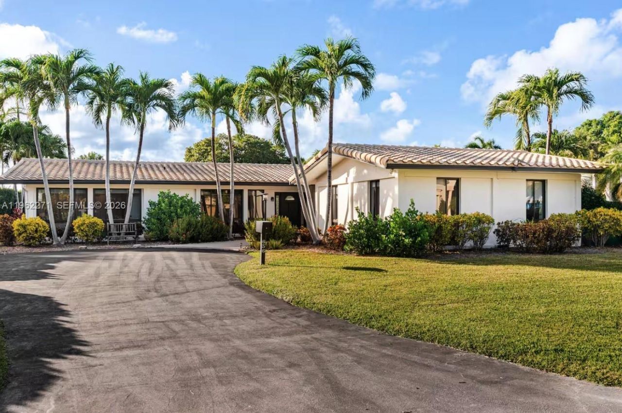 636 Hibiscus Dr, Hallandale Beach, FL 33009 Photo