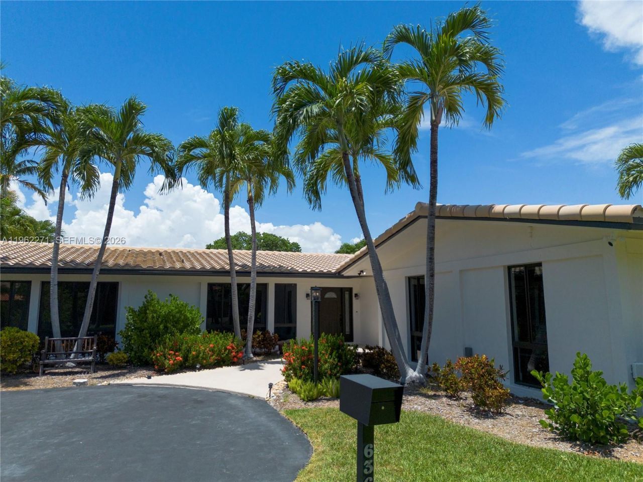 636 Hibiscus Dr, Hallandale Beach, FL 33009 Photo